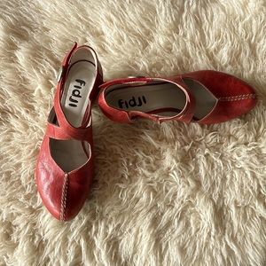 Gorgeous Italian Red Leather Mary Janes, Chic Split Toe design. Made in Portugal